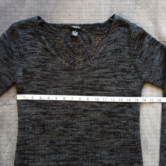 Web Knit Back Sweater By Rue 21 Women's Size Small, Gray Fall Winter Knitted Top - Picture 7 of 9